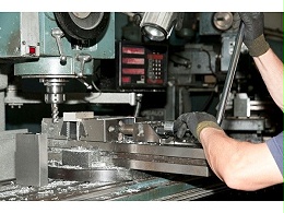 福田精密沖壓廠，沖壓模具淬火預(yù)防形變方法2-[誠瑞豐]