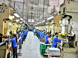 精密五金沖壓加工廠，外貿(mào)交易下滑的原因